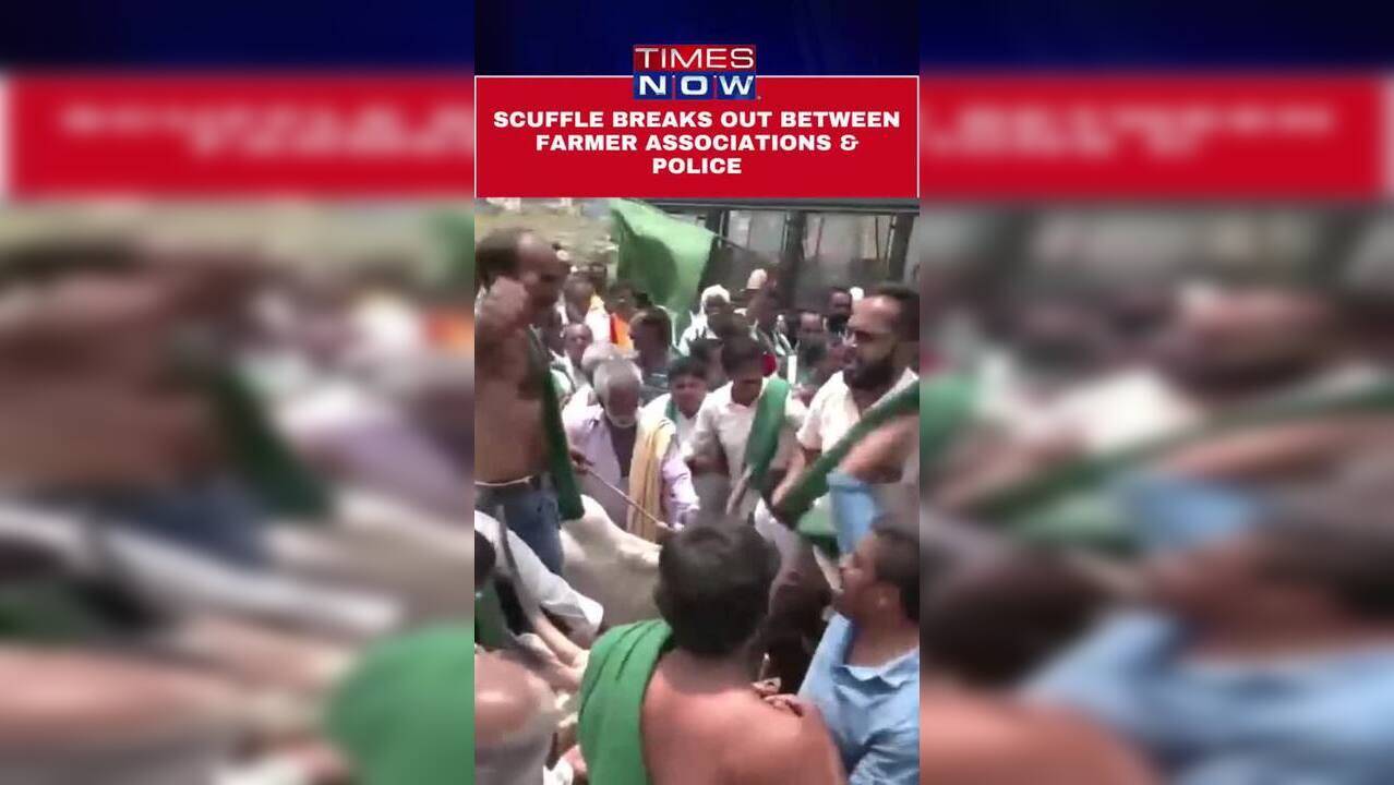 Scuffle Breaks Out Between Farmer Associations Police In Mandya