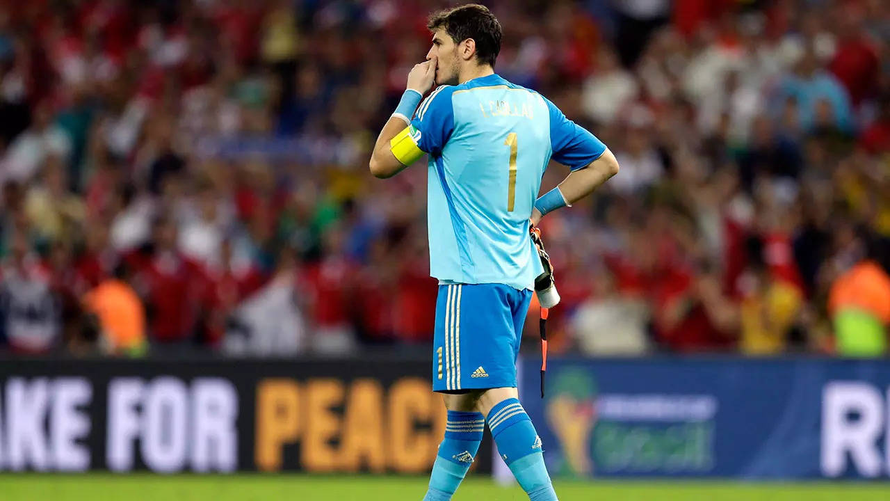 Iker Casillas Comes Out As Gay On Twitter Says His Account Was Hacked