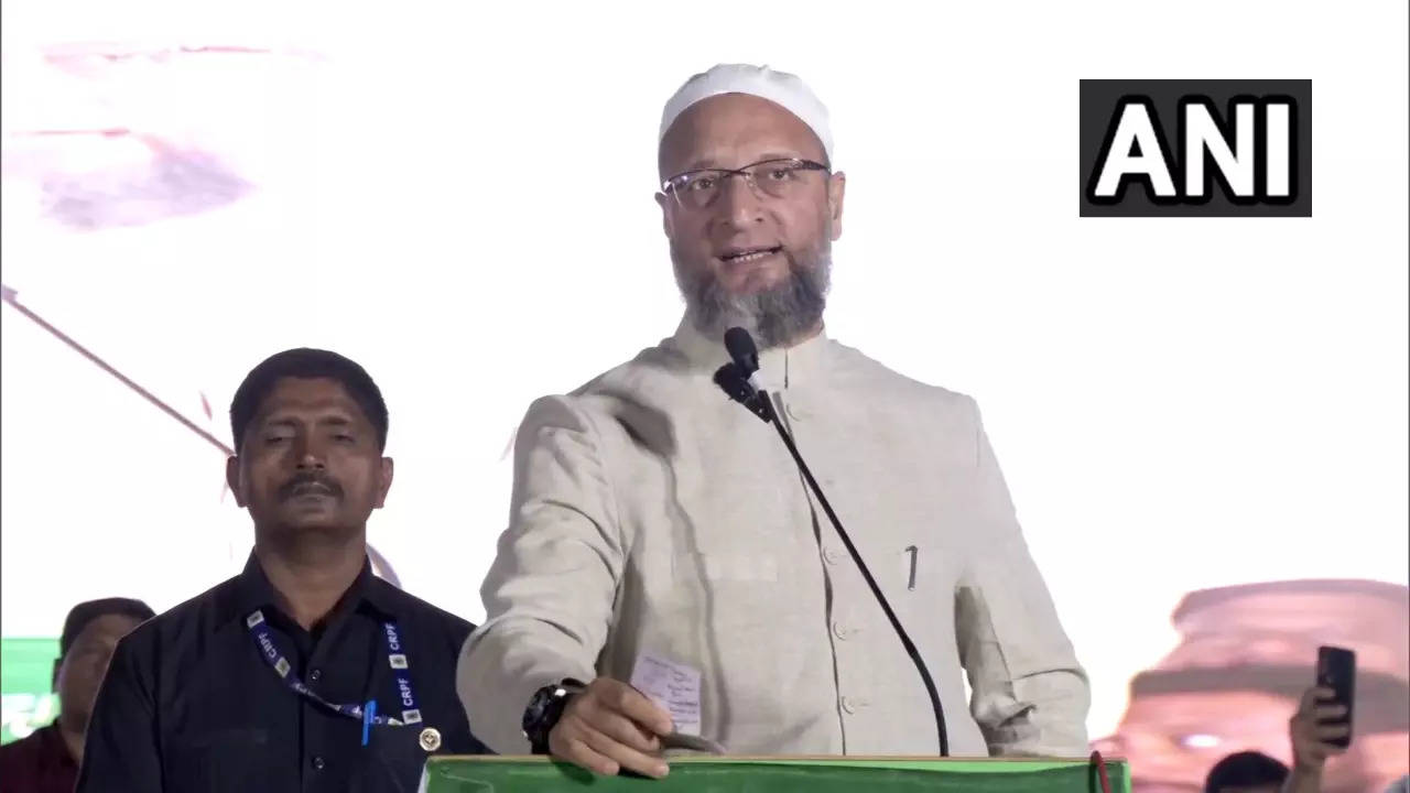 Ram And Shyam Ki Jodi Asaduddin Owaisi Takes Dig At Uddhav Thackeray