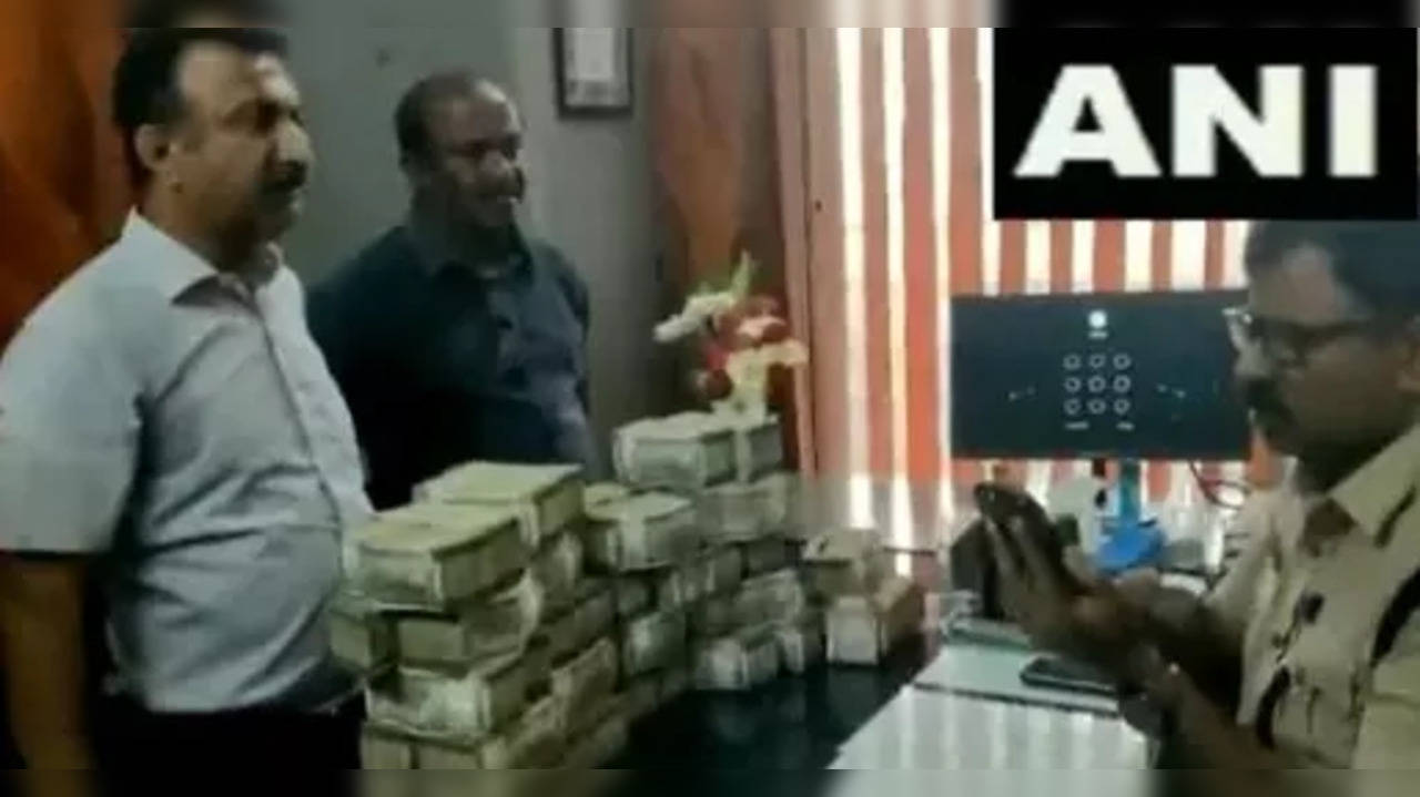 Ahead Of Karnataka Polls Unaccounted Cash Of Rs Cr Seized In