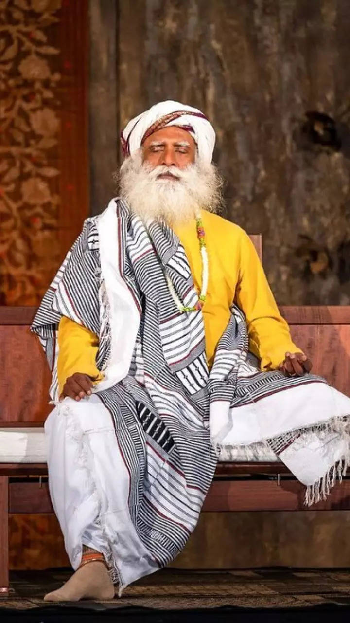 9 Sadhguru Quotes on Life, Love, Karma and Peace for a Spiritual Start of  Your Day | Times Now