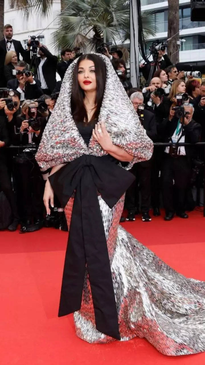 Cannes 2019 red carpet hotsell aishwarya rai