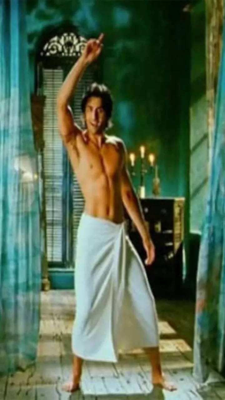 Towel Day 2023: 7 Iconic scenes from Bollywood, what is national towel day  history, significance, quotes, how to celebrate | Times Now