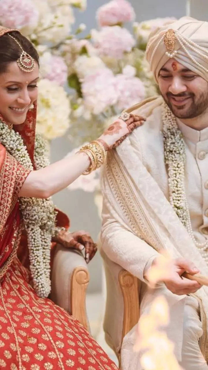 This Bride Wore 'Deepika waala Lehenga' with a Twist & We're Dazzled! |  WeddingBazaar