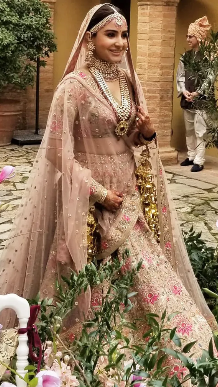 All the pictures you need to see from Bipasha Basu's wedding celebrations |  Indian wedding outfits, Indian bridal fashion, Wedding lehenga designs