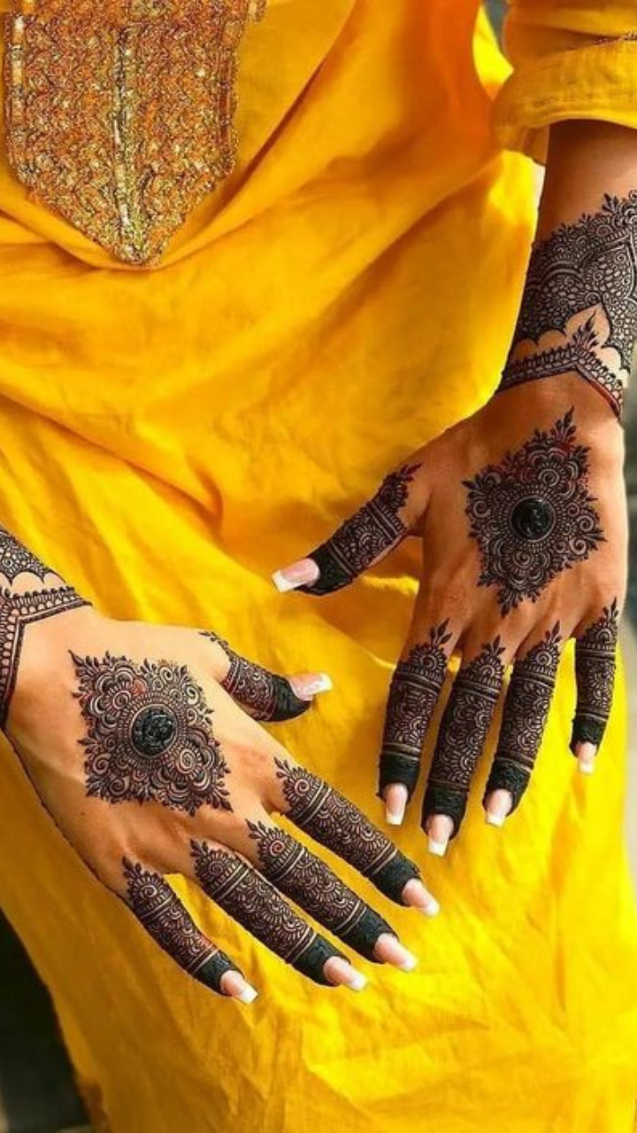 Raksha Bandhan Mehendi designs 2022: Trending henna art to complete your  ethnic look for Rakhi celebrations - Hindustan Times