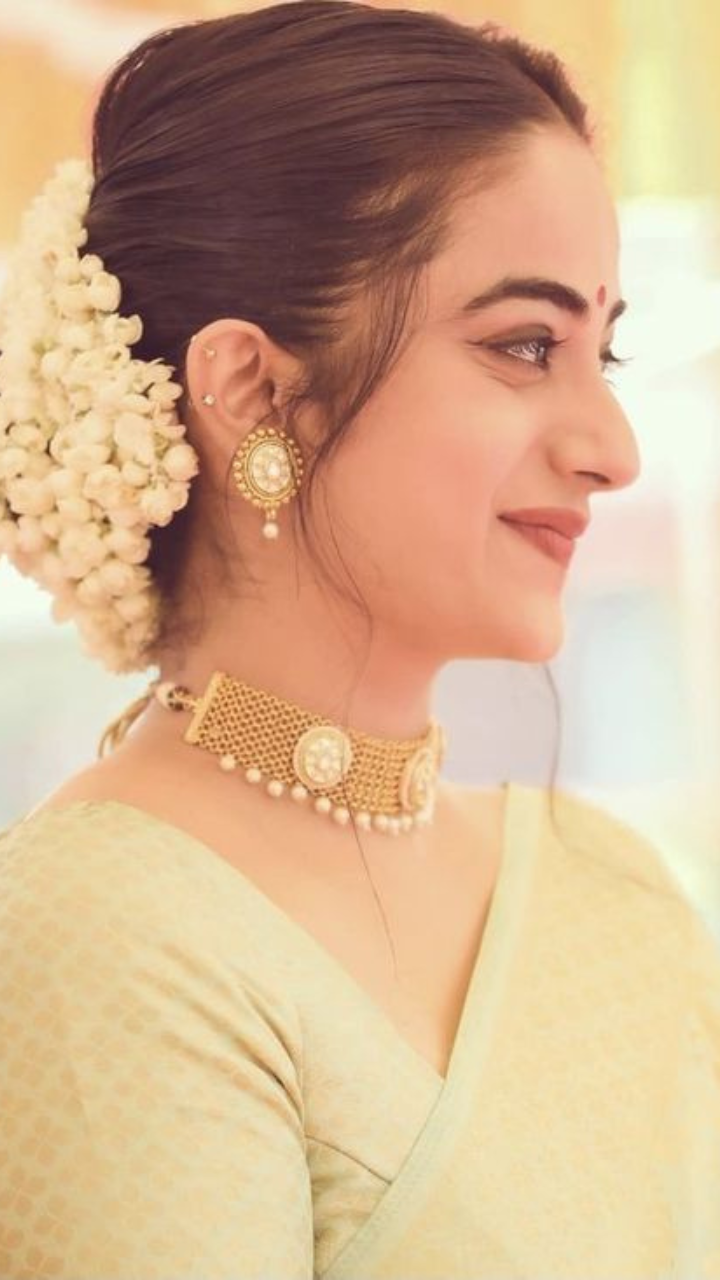 Pin by PRADEEP RAY on GAJARA HAIR BUN | Bridal hairstyle indian wedding, Hairstyles  for indian wedding, Kerala bride