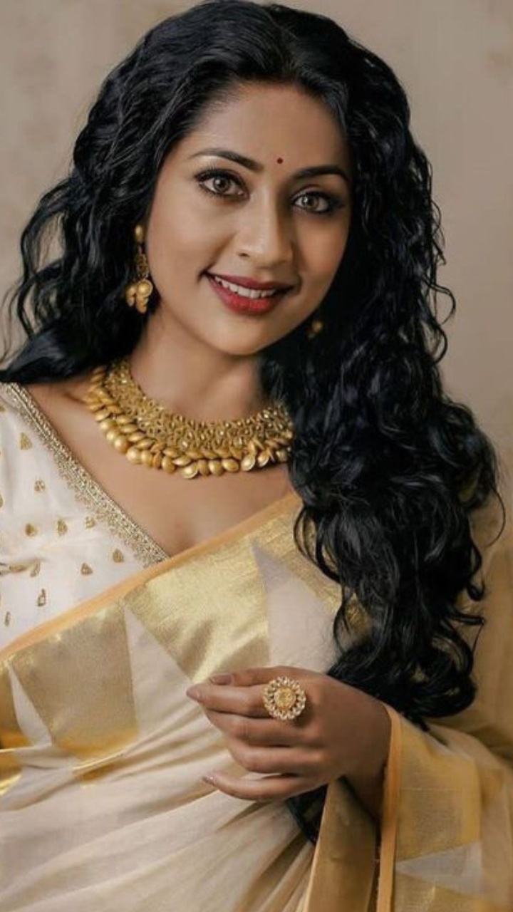 Hair adornment with jasmine garland Lifestyle Kerala - video Dailymotion