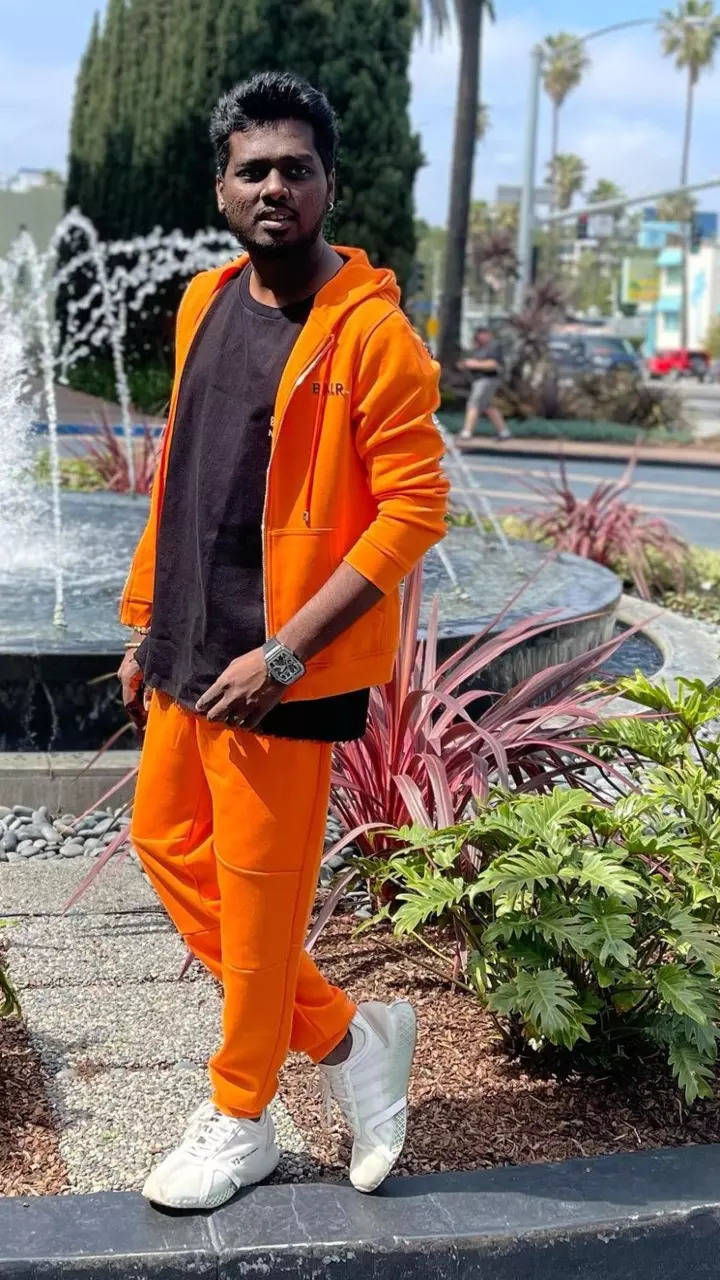 Orange hoodie clearance outfit men