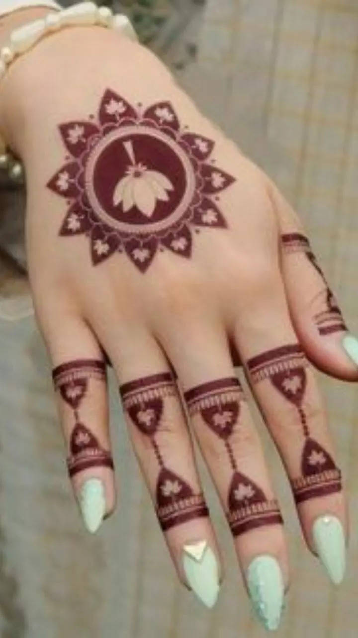 30 Fresh & Newest Mehndi Designs For Karwa Chauth In 2023