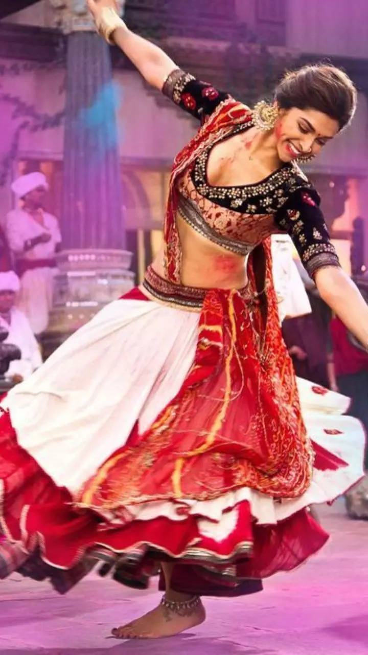 bridesmaids sangeet performance - best indian wedding songs of bollywood