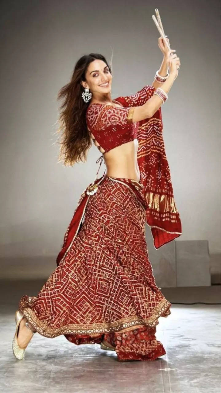 Slow New Dance Songs For The Perfect Bridal Solo Dance That'll Leave  Everyone Spellbound ! - Witty Vows | Indian wedding dress, Indian bridal  outfits, Indian bridal dress