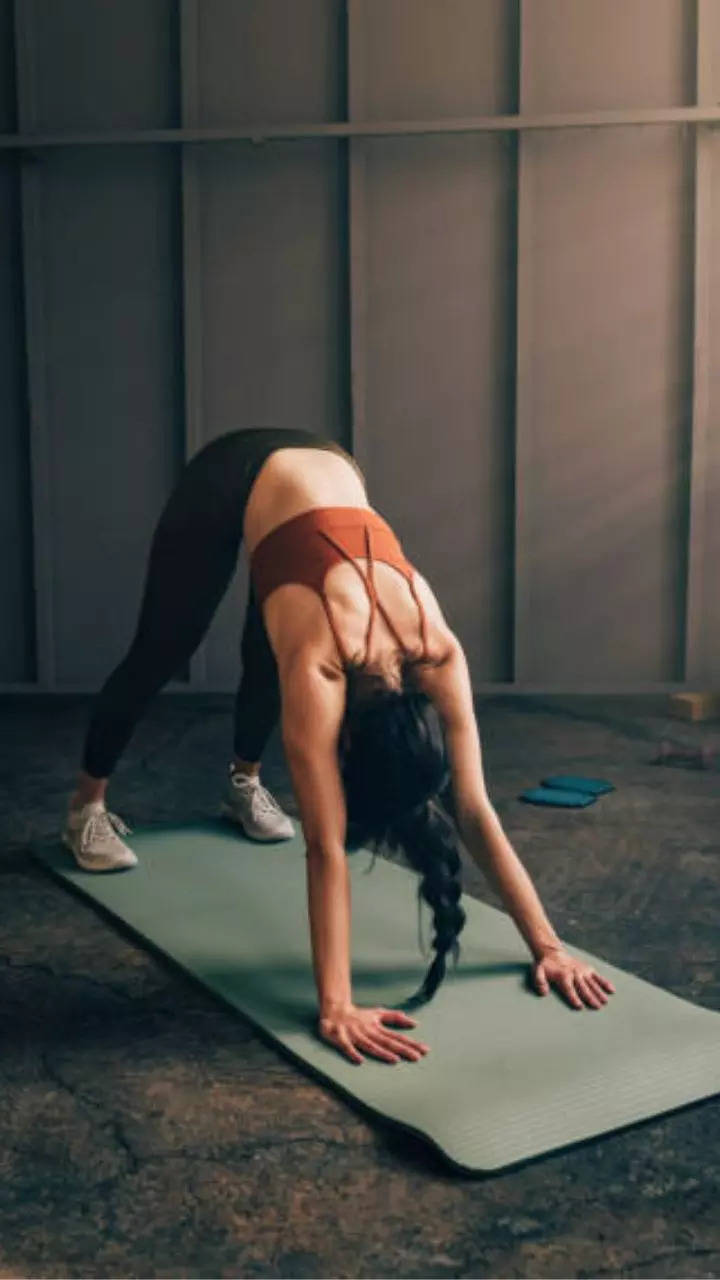 6 Amazing yoga poses and mudras: A perfect cure for Vertigo! - ShwetYoga