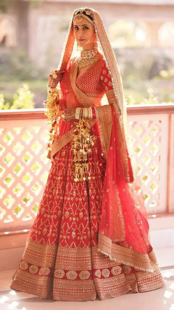 Nikkah/ mehndi dress inspo | Bridal lehenga collection, Sabyasachi bridal, Sabyasachi  bride