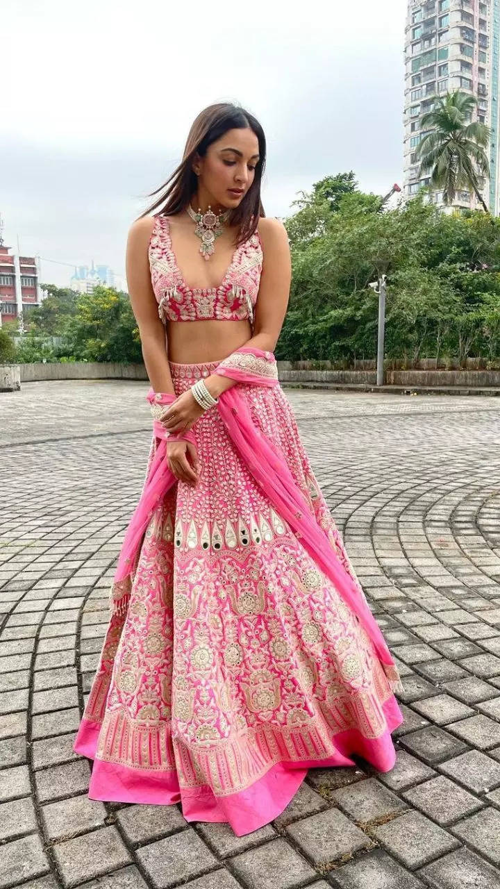 Pink Lehenga Designs: गुलाबी लहंगे के ये 4 बेहतरीन डिजाइंस छू लेंगे आपका  दिल | pink lehenga designs for wedding season | HerZindagi