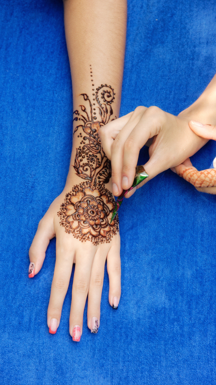 Mehendi Training Center on LinkedIn: #love #illustration #beautiful #smile  #cute #indianwedding #jewelry…