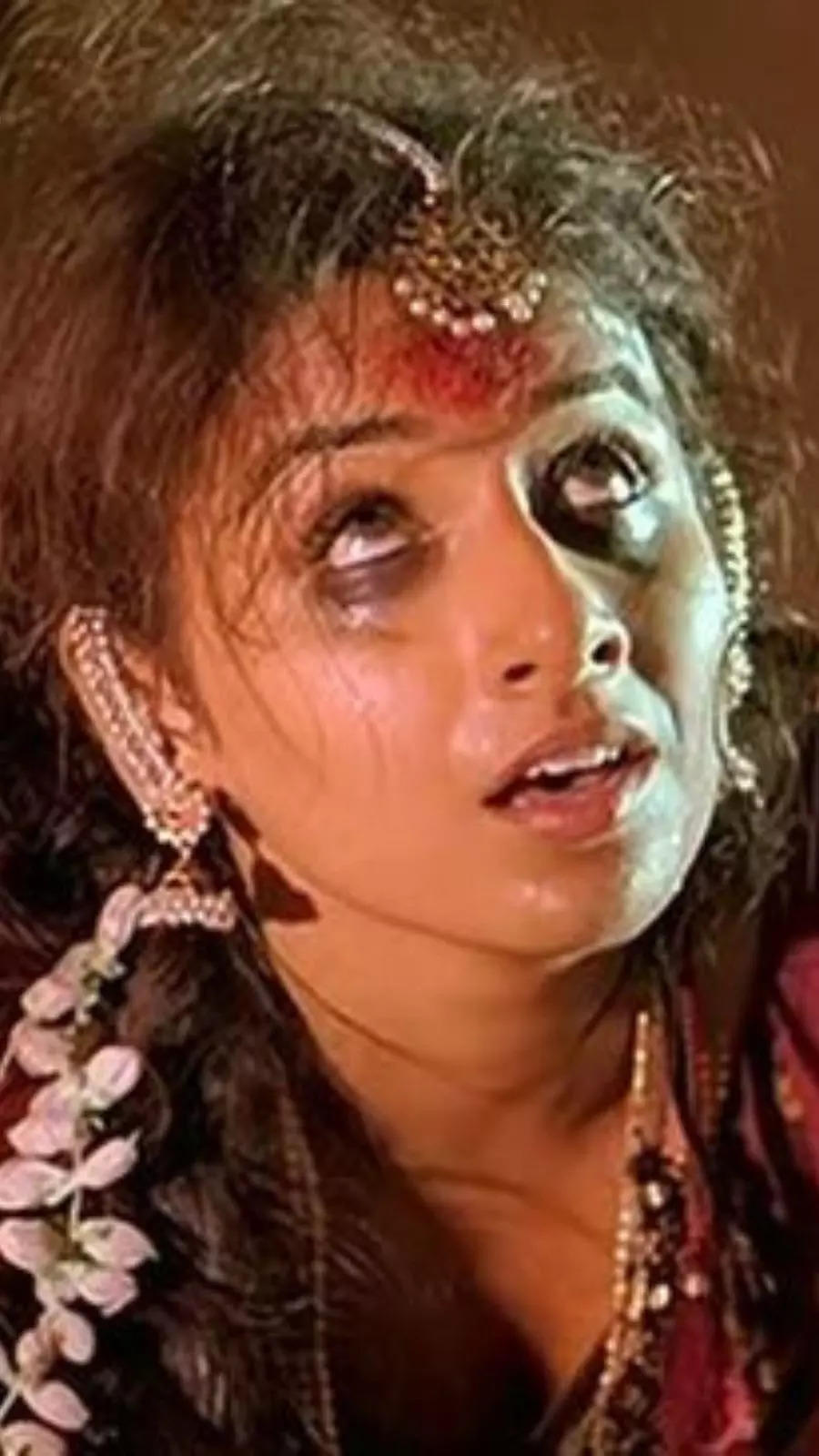 ​9 Spine-Chilling Bollywood Horror Movies To Take Your Sleep Away