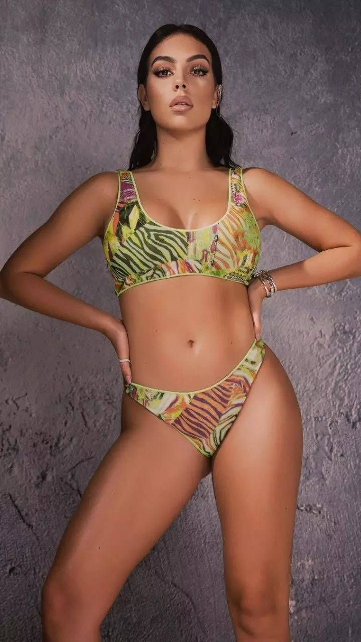 Best bikini pics of CR7's girlfriend Georgina Rodriguez | Times Now