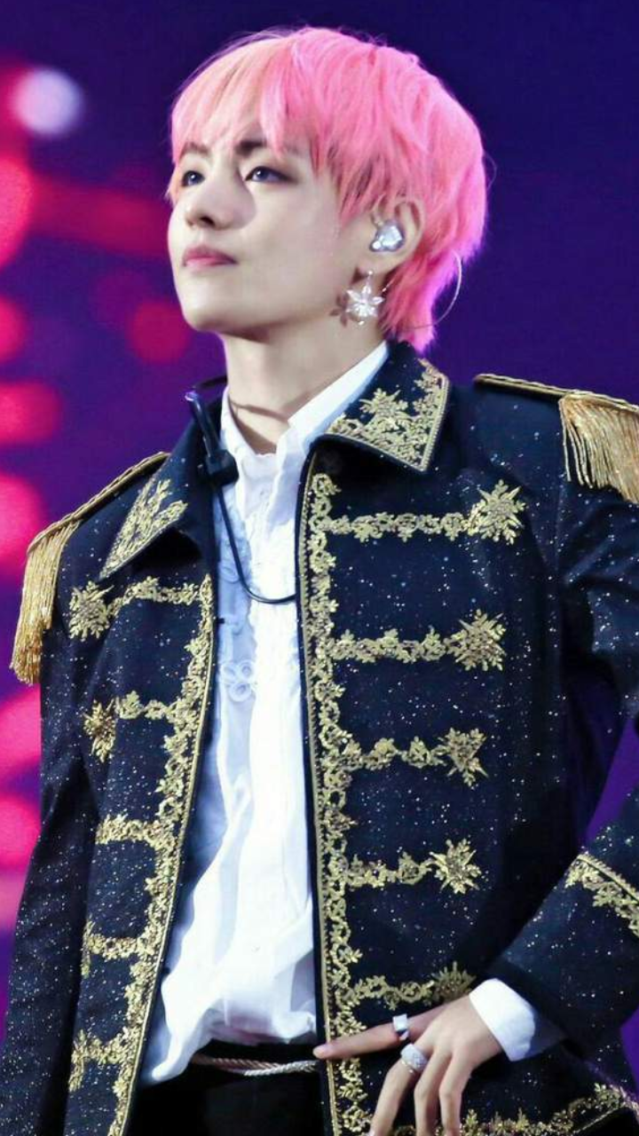 BTS V Looks Like A Prince From The Stars In Latest Stage Outfit