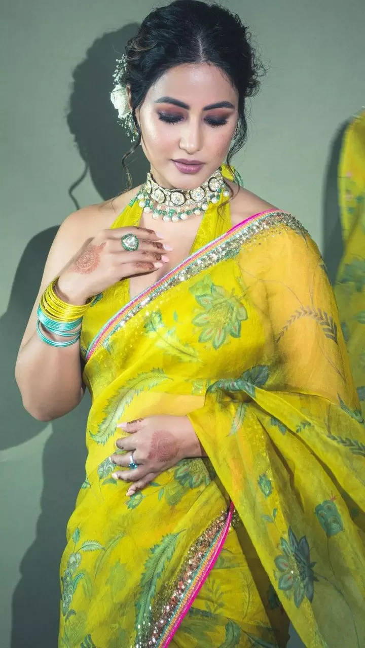 Fans admire Hina Khan's stylish beautiful sequin saree. - India TV Hindi