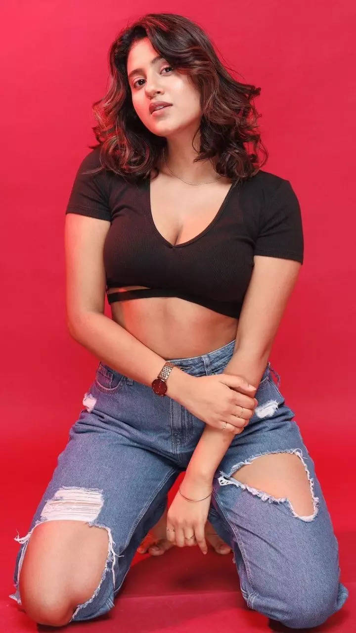 Anjali Arora hot | Lock Upp fame Anjali Arora sets the internet on fire  with bold photos | Times Now