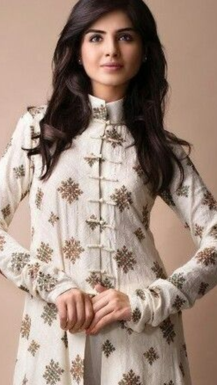 Embroidered Georgette Pakistani Suit in Off White : KCH5888