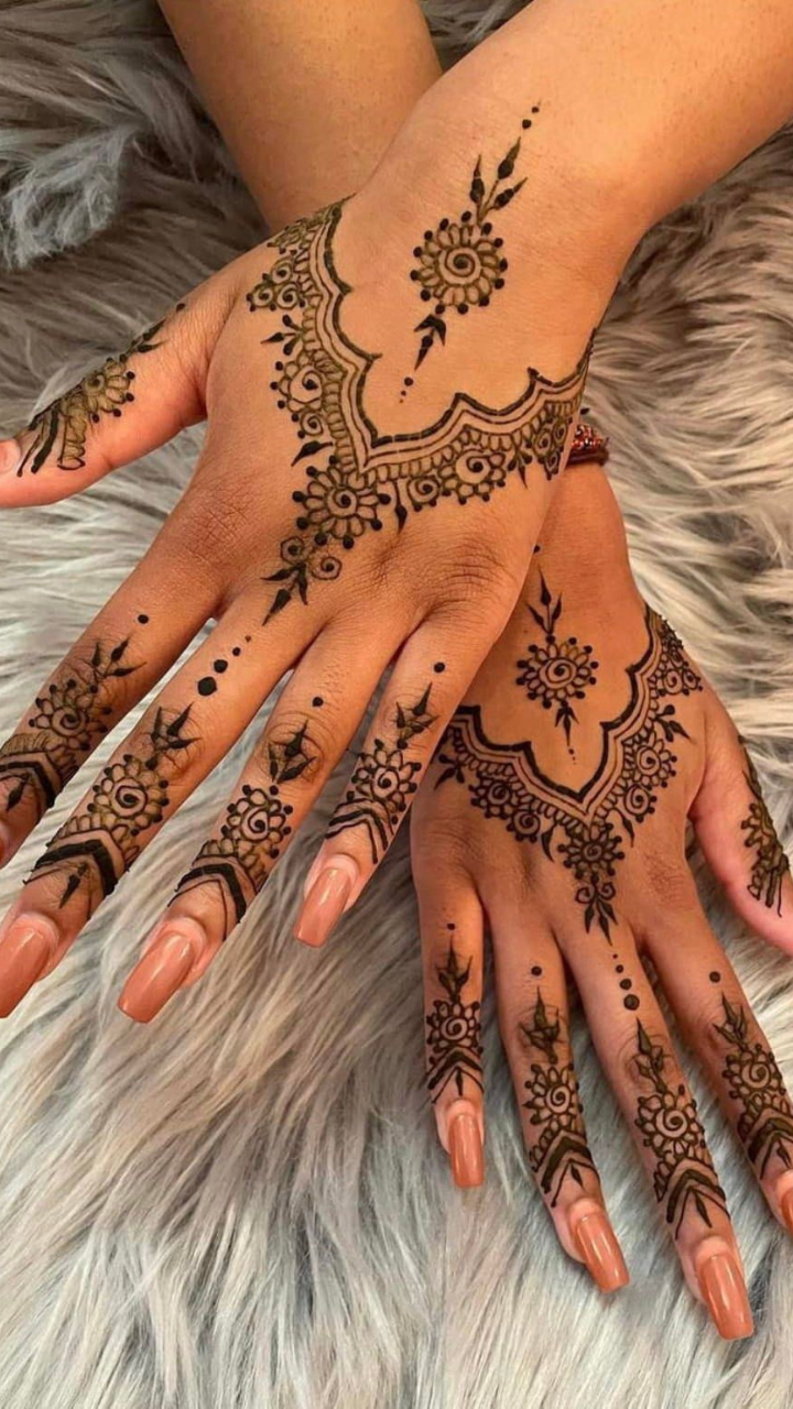 Latest Karwa Chauth Mehndi Designs Images - Wish N Wed