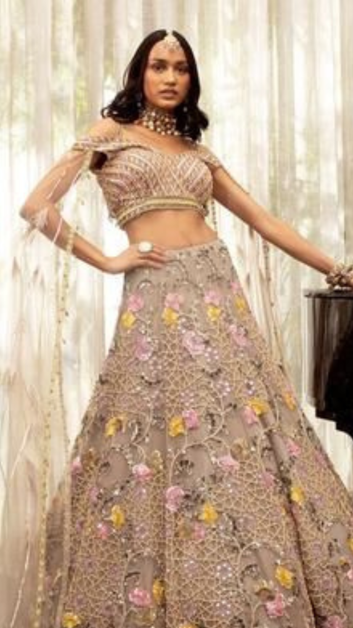 IDEAS FOR STYLING YOUR LEHENGAS WITH DUPATTA