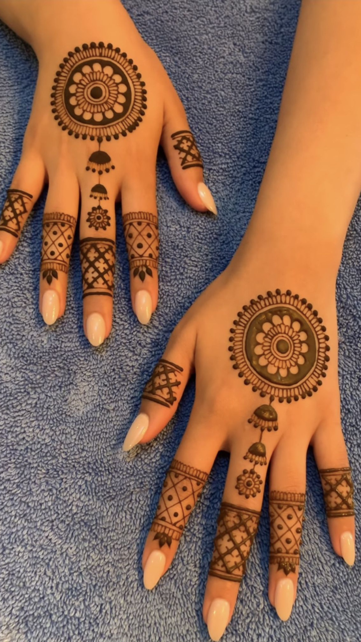 Radha Ashtami 2023 Simple Mehndi Design for front and back hand | Times Now