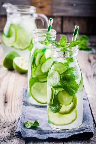 Cucumber and mint water