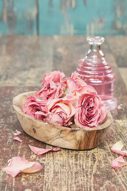 Dried rose petals