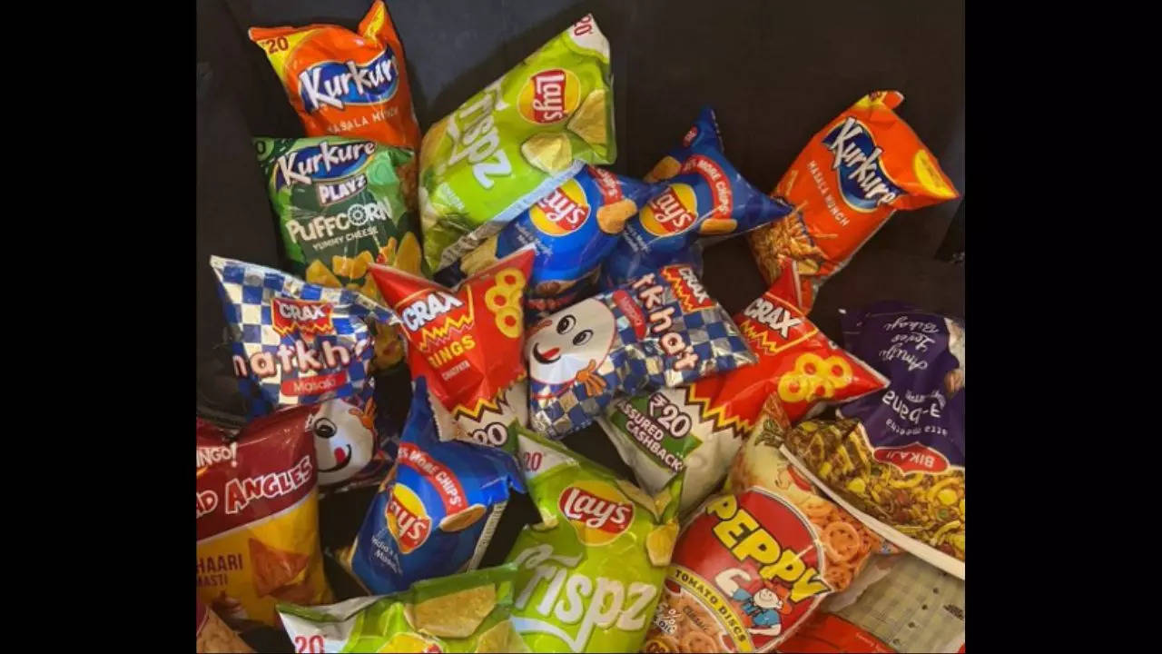 RCB-fan-snacks-PG-Disappointed