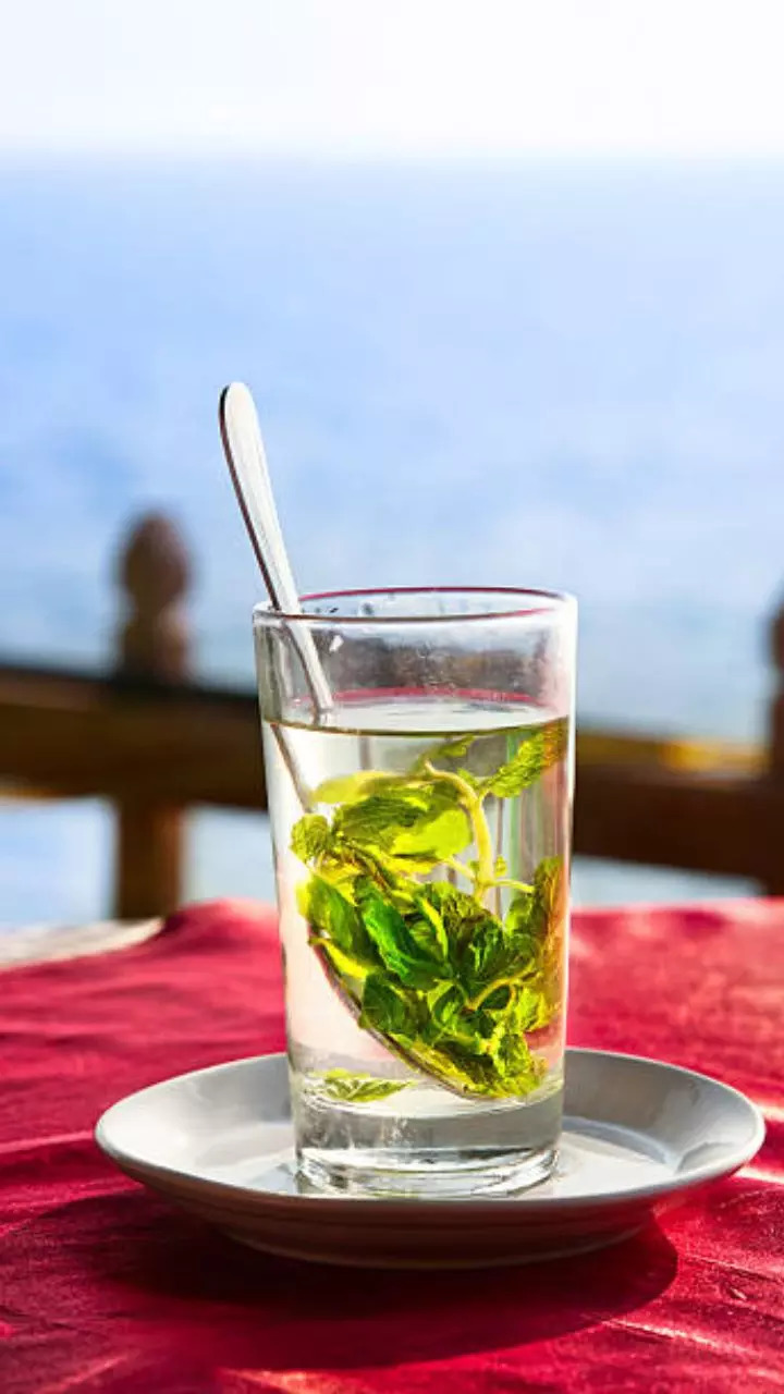 5 Health Benefits of Mint Water