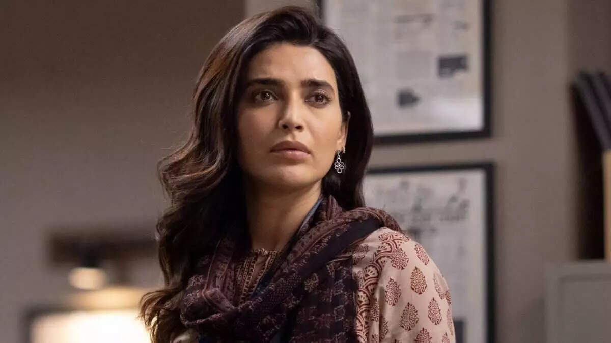 Scoop Review: Karishma Tanna Gives Her Best In Show That Uncovers Harsh ...