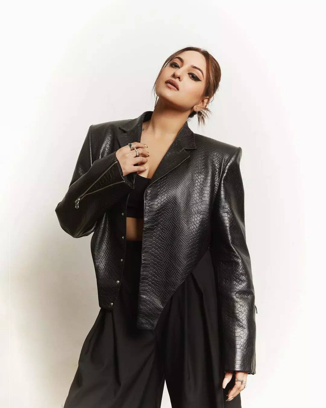 Sonakshi Sinha Birthday Actress Lost 30 Kg Before Her Debut In Dabangg Heres Her Inspiring 