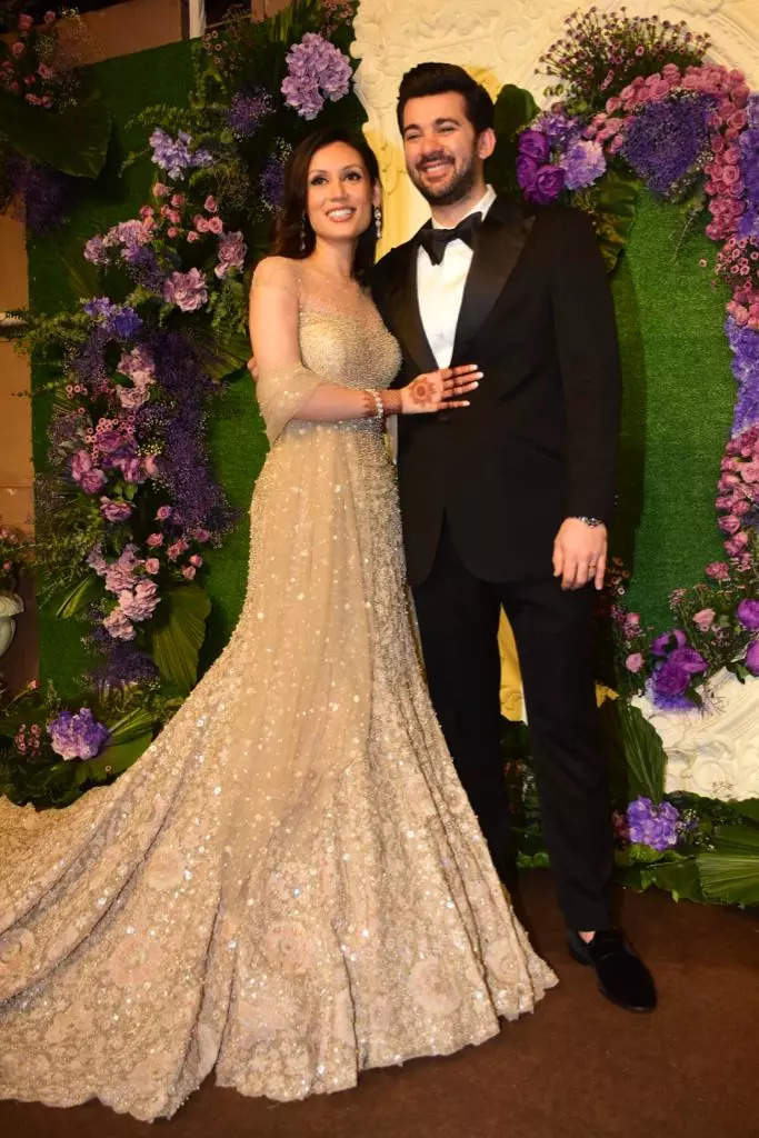 Newlyweds Karan Deol, Drisha Acharya Keep It Classy At Their Wedding ...