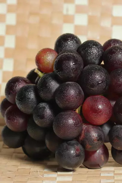 Red grapes 