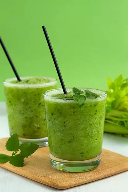 Cucumber kiwi smoothie