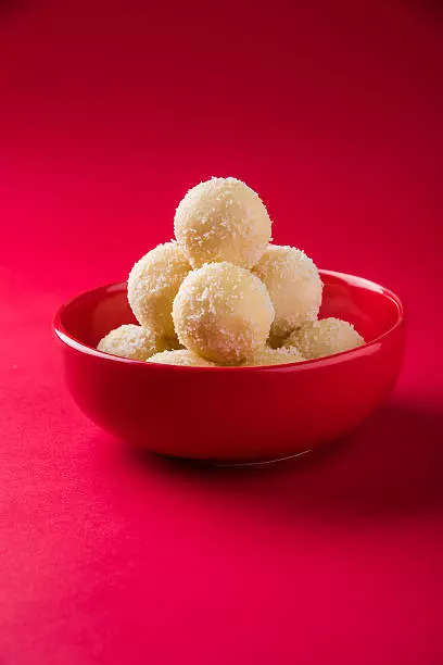 Coconut laddoos