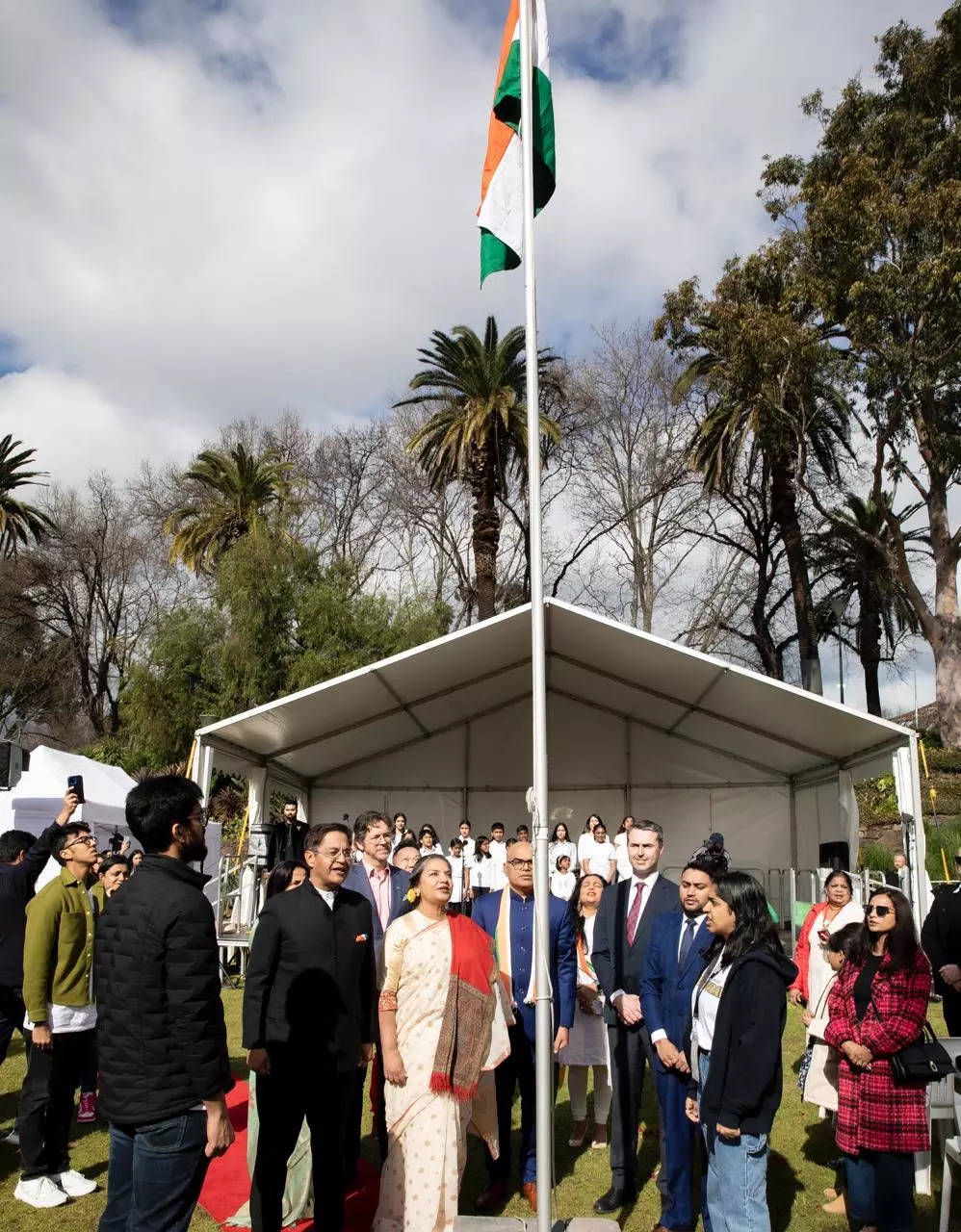 Shabana Azmi Celebrates 76th Indian Independence Day At IFFM 2023 ...