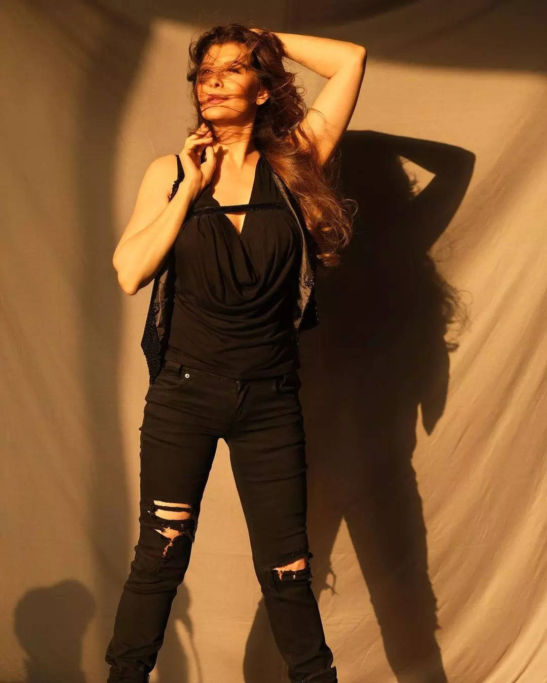 1080px x 1350px - At 63, Sangeeta Bijlani Is Fire and Her Smokin' Hot Pics Are Proof