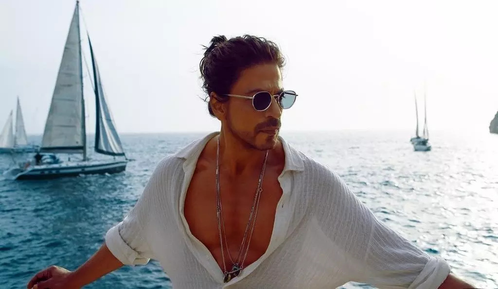 SRK has a massive following of 406 million on Instagram 