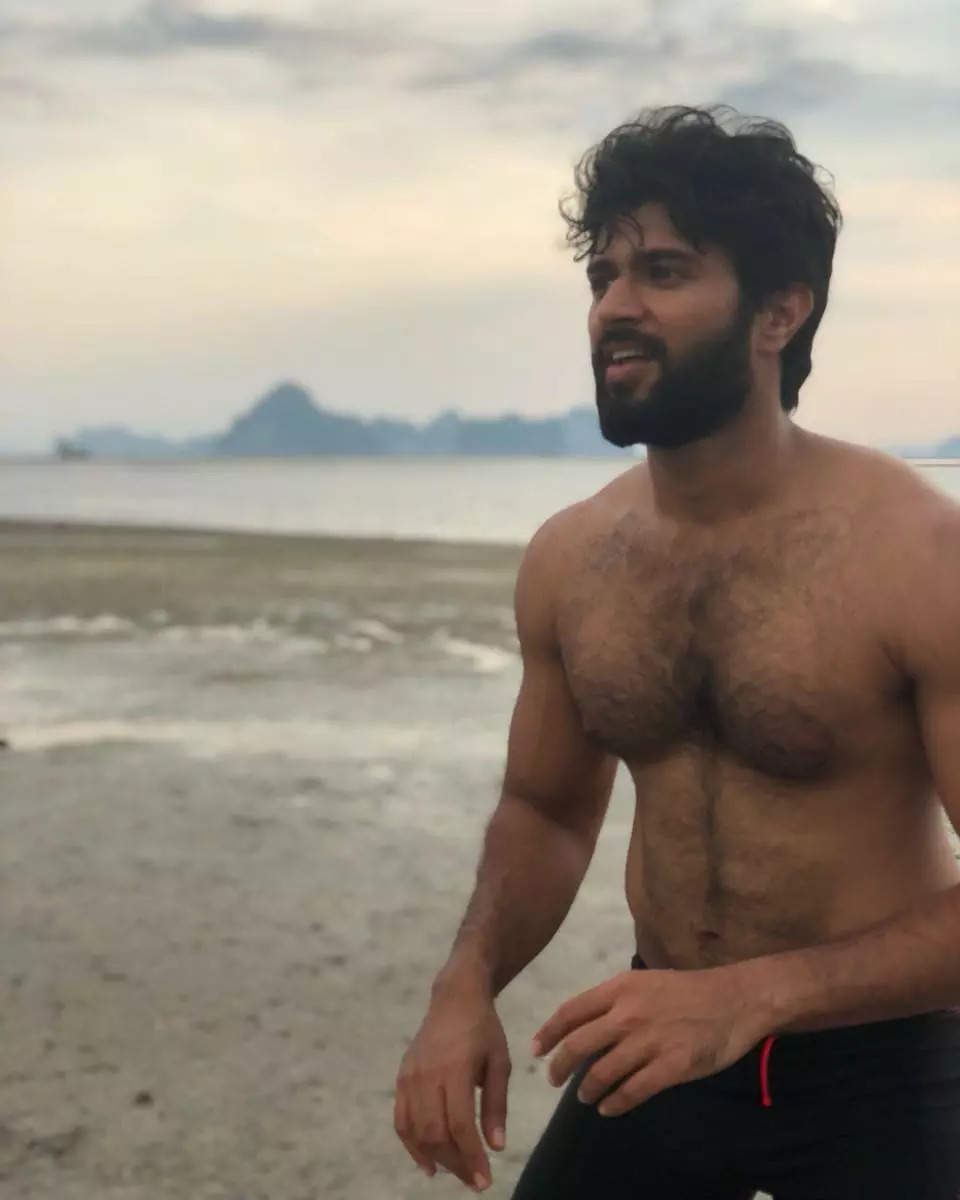 Vijay Deverakonda's Shirtless PICS That Will Take Your Breath Away