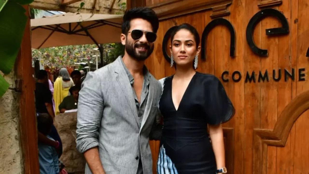 ZoomIn Shahid Kapoor Mira Rajput Arrive For Ruhaan Kapoors Wedding Reception