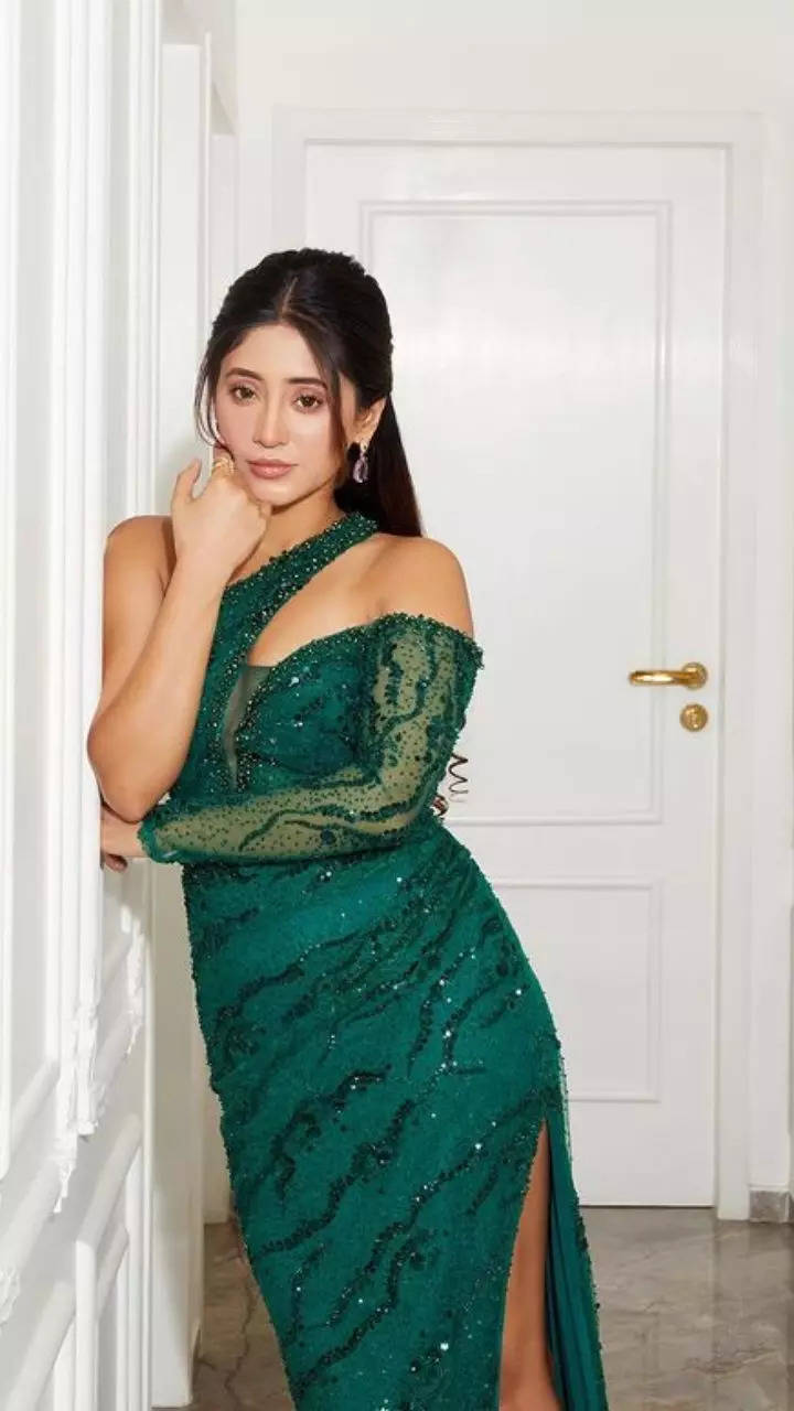 Inside Shivangi Joshi's 24th B'day Bash, Actress Looks Drop-Dead Gorgeous  In A Thigh-High Slit Dress