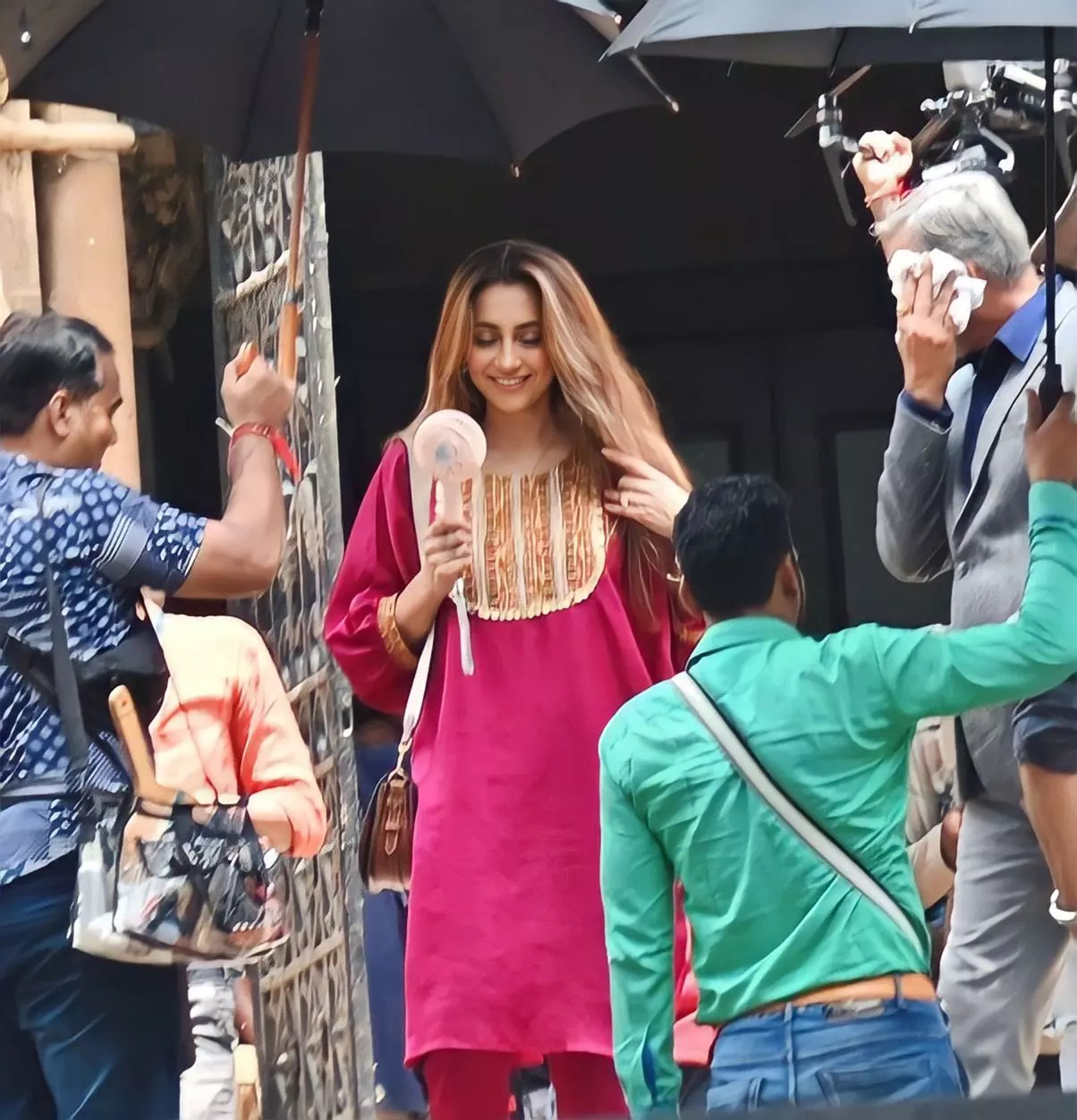 Anusha Dandekar got clicked in the city while shooting 