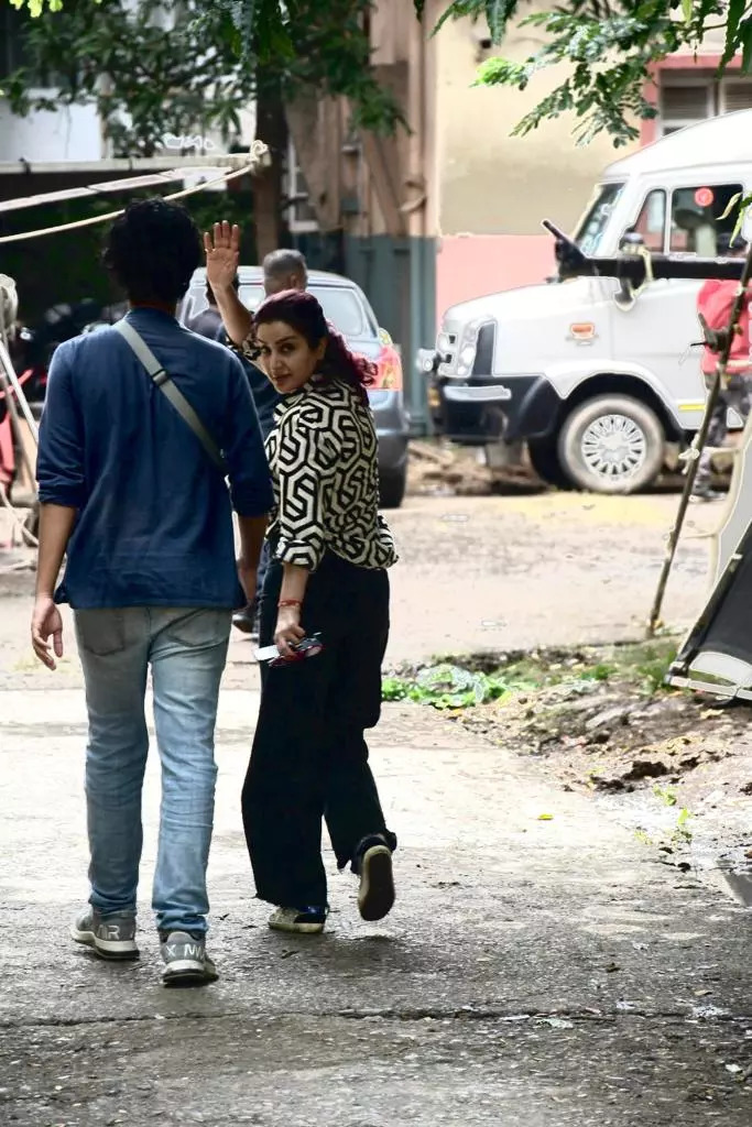 Tisca Chopra is shooting for a new project She was seen in Khar Bandra