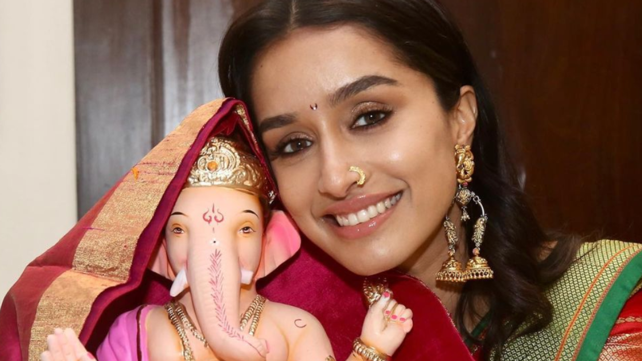 Shraddha Kapoors Beautiful Marathi Mulgi Looks For Ganesh Chaturthi 2023