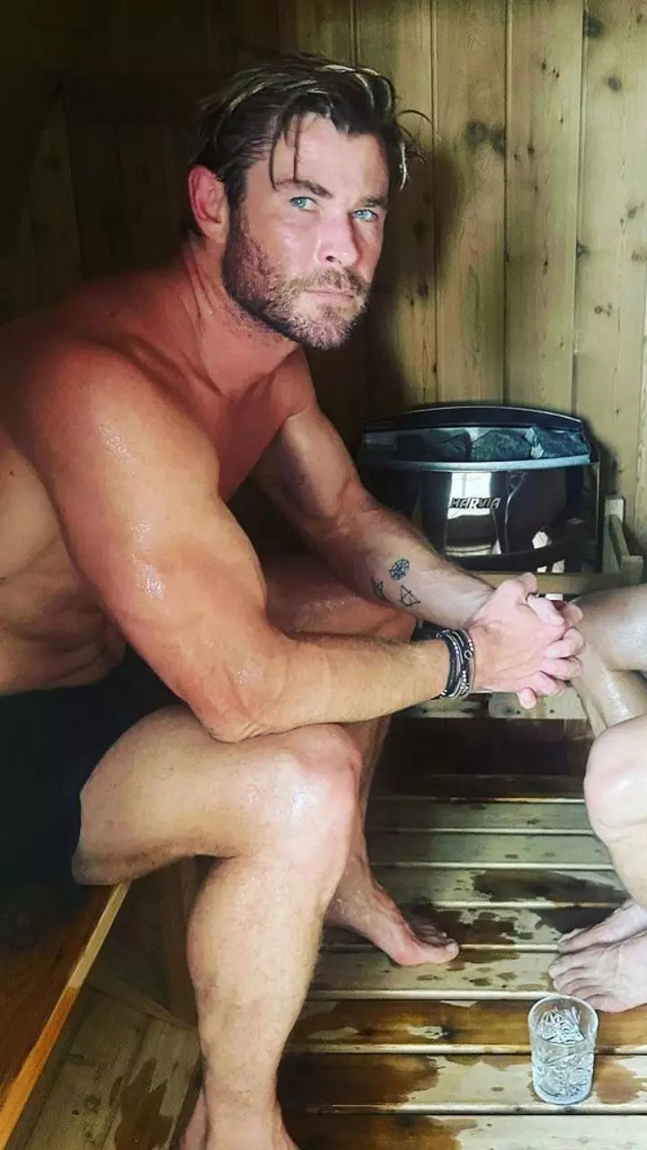 Chris Hemsworth is effortlessly hot