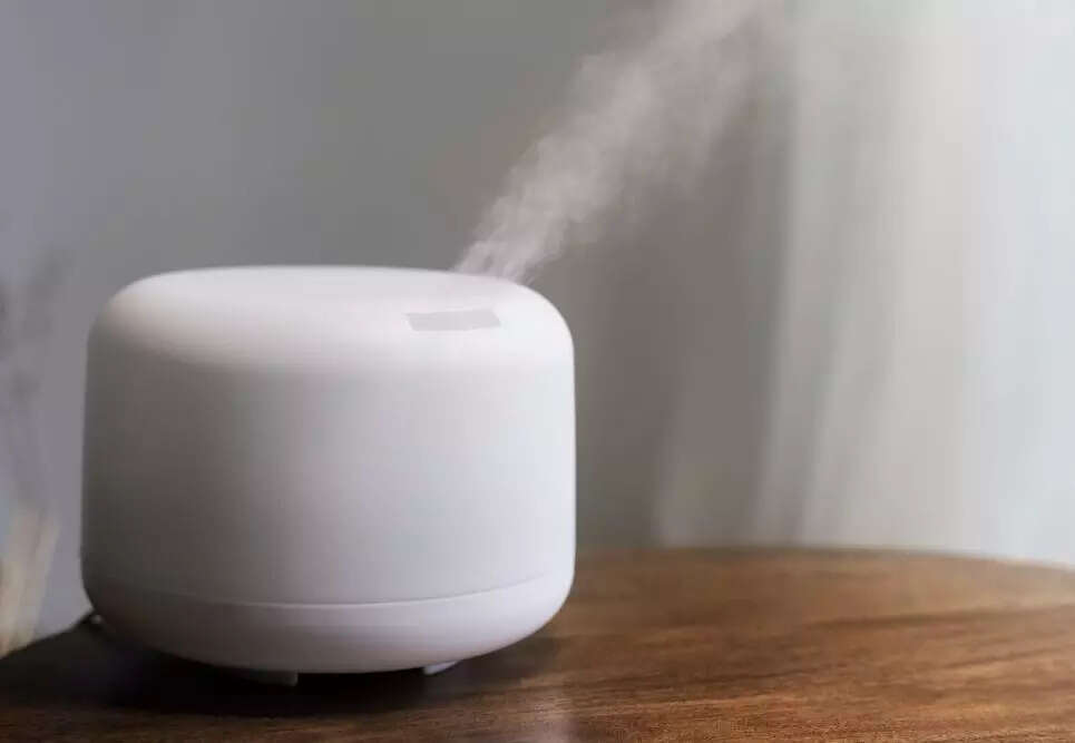 8 Ways To Dry Your Clothes Indoors Without Making Them Damp And Musty